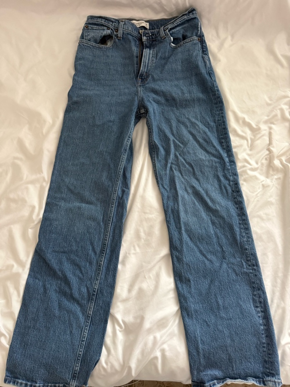 Abercrombie & Fitch High-Rise Relaxed Jeans - Blue